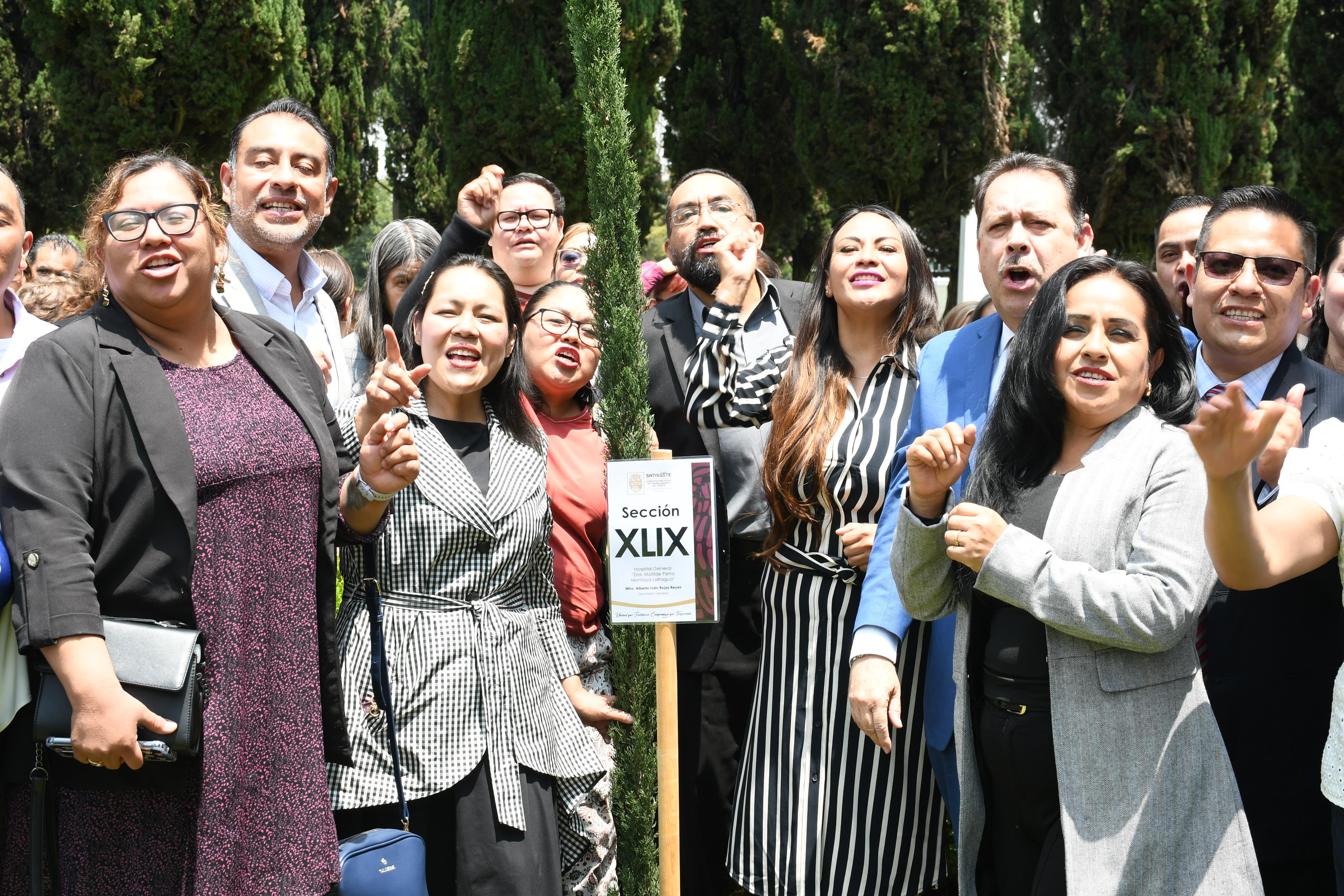 Salutación y Siembra de Pino del HG. "Dra Matilde Petra Montoya Lafragua", Tlahuac, Sección XLIX